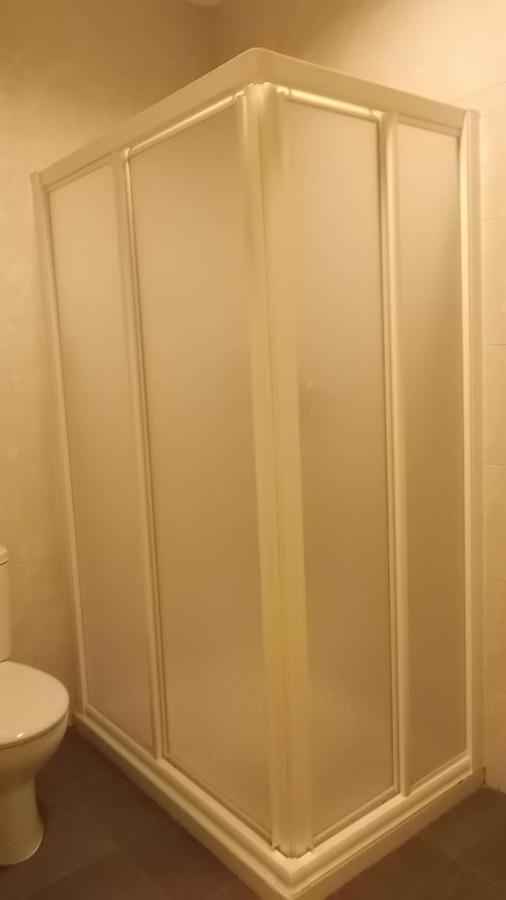 Hostal Europa 卡斯特洪 外观 照片